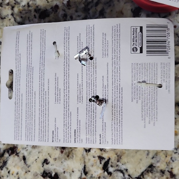 Wilton 2-pc Comfort-Grip Heart Arrow Cookie Cutter Bundle - Picture 3 of 3